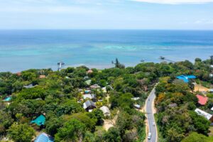 Roatan Real Estate Home with income opportunity for sale