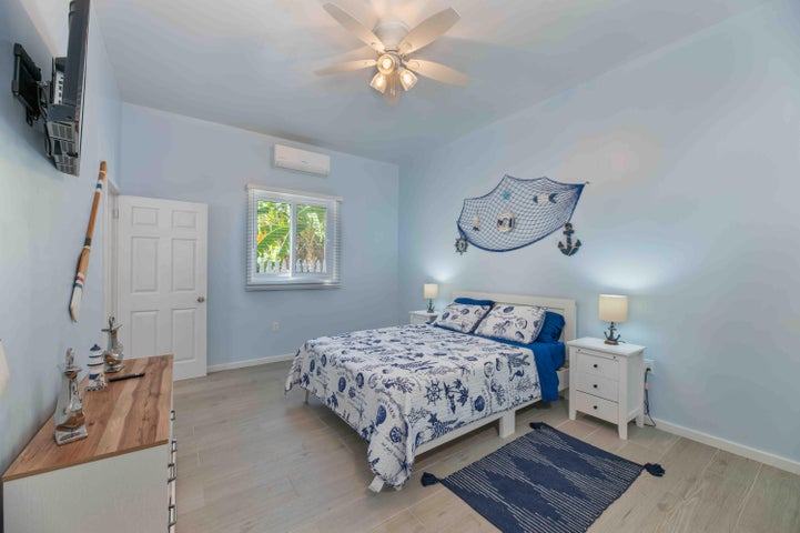 3BR Tropicana Blue duplex, Sandy Bay — photo 4
